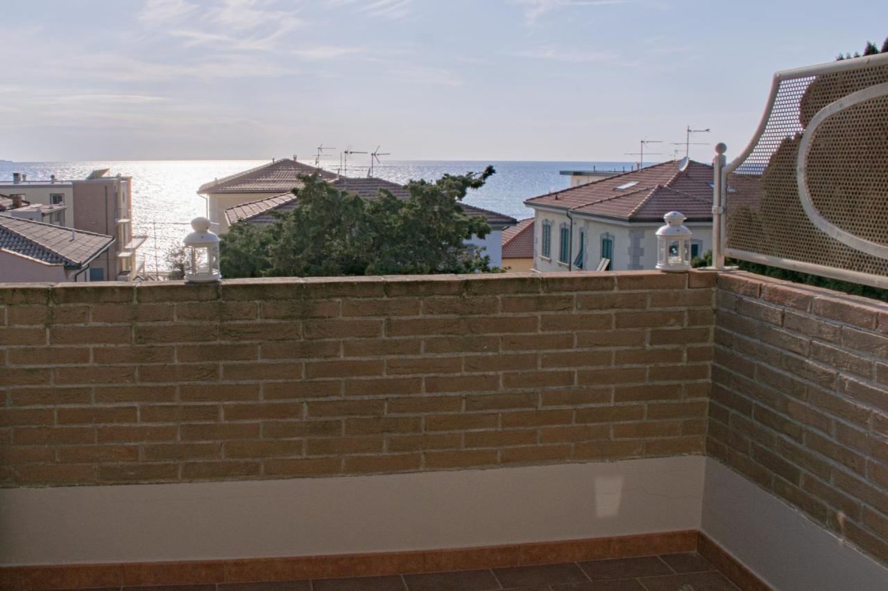 Casa Myconis 68Mq A Due Passi Dal Mare Di San Vincenzo Apartment Luaran gambar