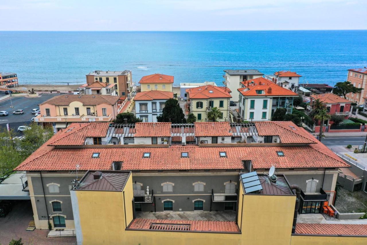 Casa Myconis 68Mq A Due Passi Dal Mare Di San Vincenzo Apartment Luaran gambar