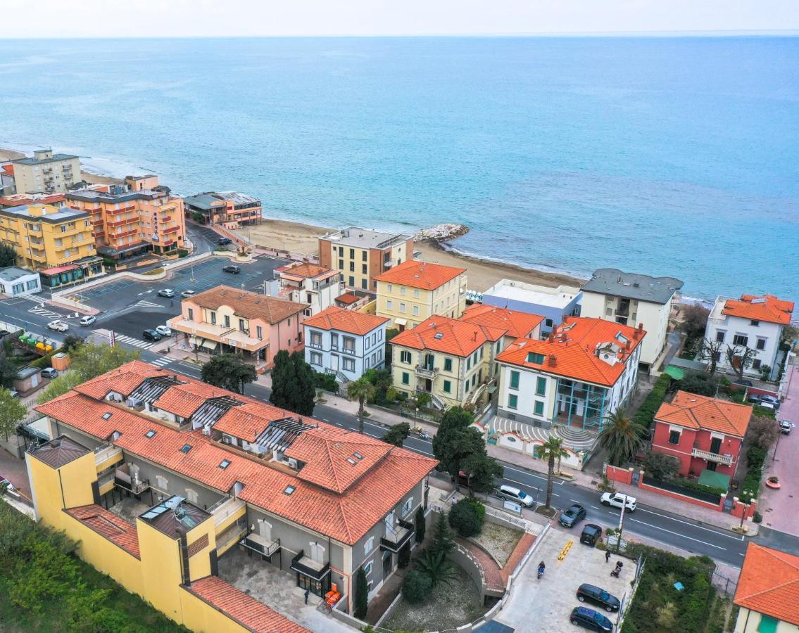 Casa Myconis 68Mq A Due Passi Dal Mare Di San Vincenzo Apartment Luaran gambar