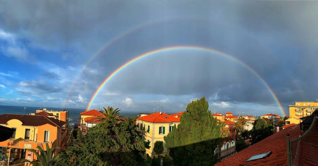Casa Myconis 68Mq A Due Passi Dal Mare Di San Vincenzo Apartment Luaran gambar